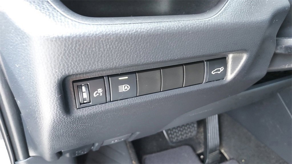 2019 Toyota RAV4 XLE Premium photo 10