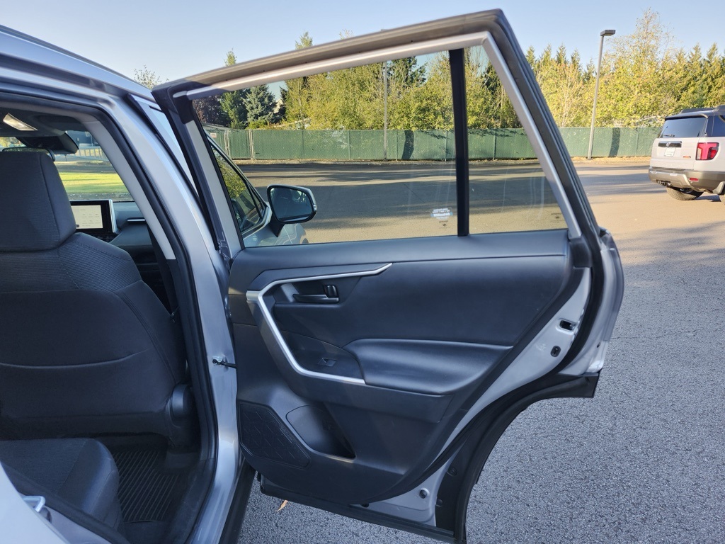 2023 Toyota RAV4 Hybrid LE photo 22