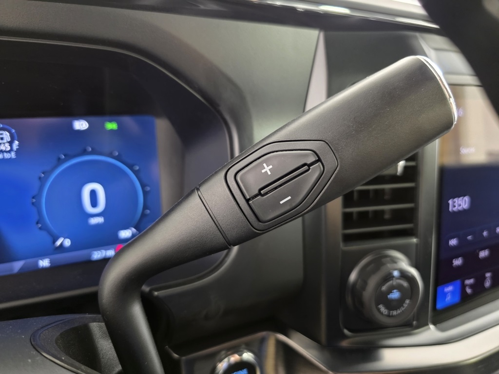 2025 Ford F-350 Lariat photo 28
