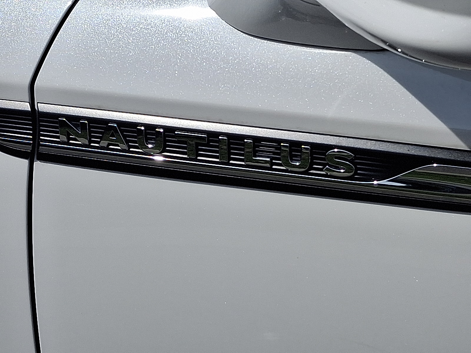 2021 Lincoln Nautilus Standard photo 27