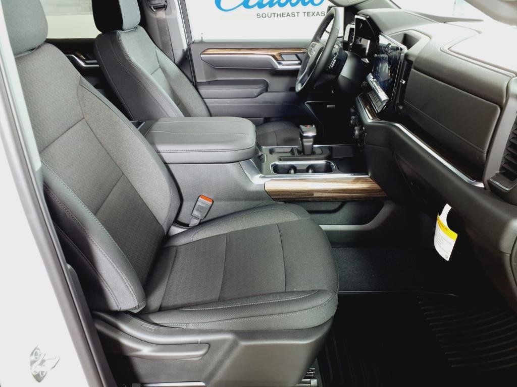 2025 Chevrolet Silverado 1500 RST photo 17
