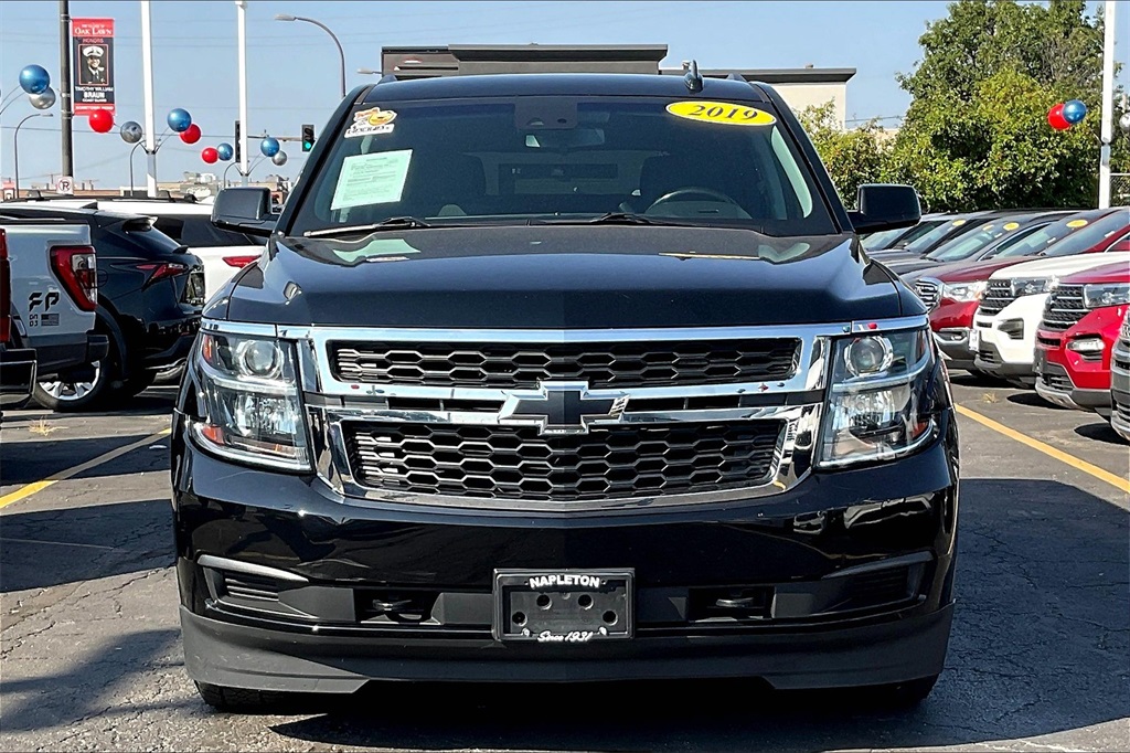 2019 Chevrolet Tahoe LS photo 2