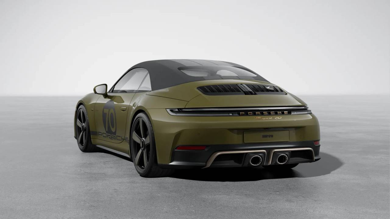 2026 Porsche 911 4 GTS photo 3