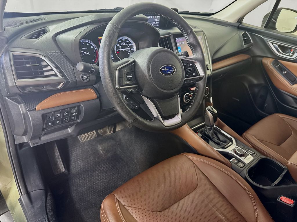 2020 Subaru Forester Touring photo 9