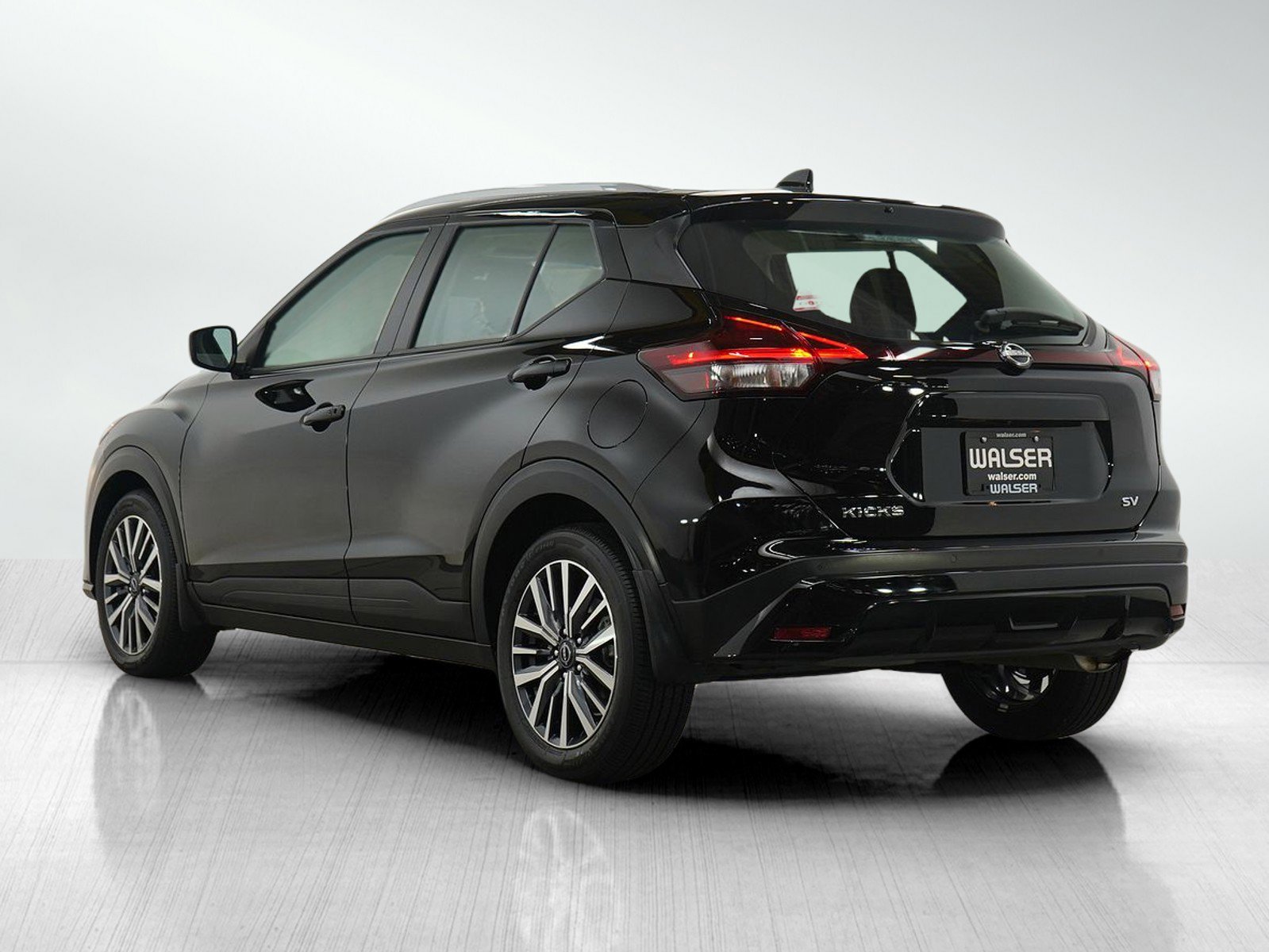 2024 Nissan Kicks SV photo 2