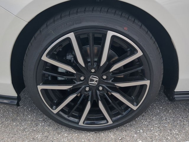 2025 Honda Accord Hybrid Touring photo 8