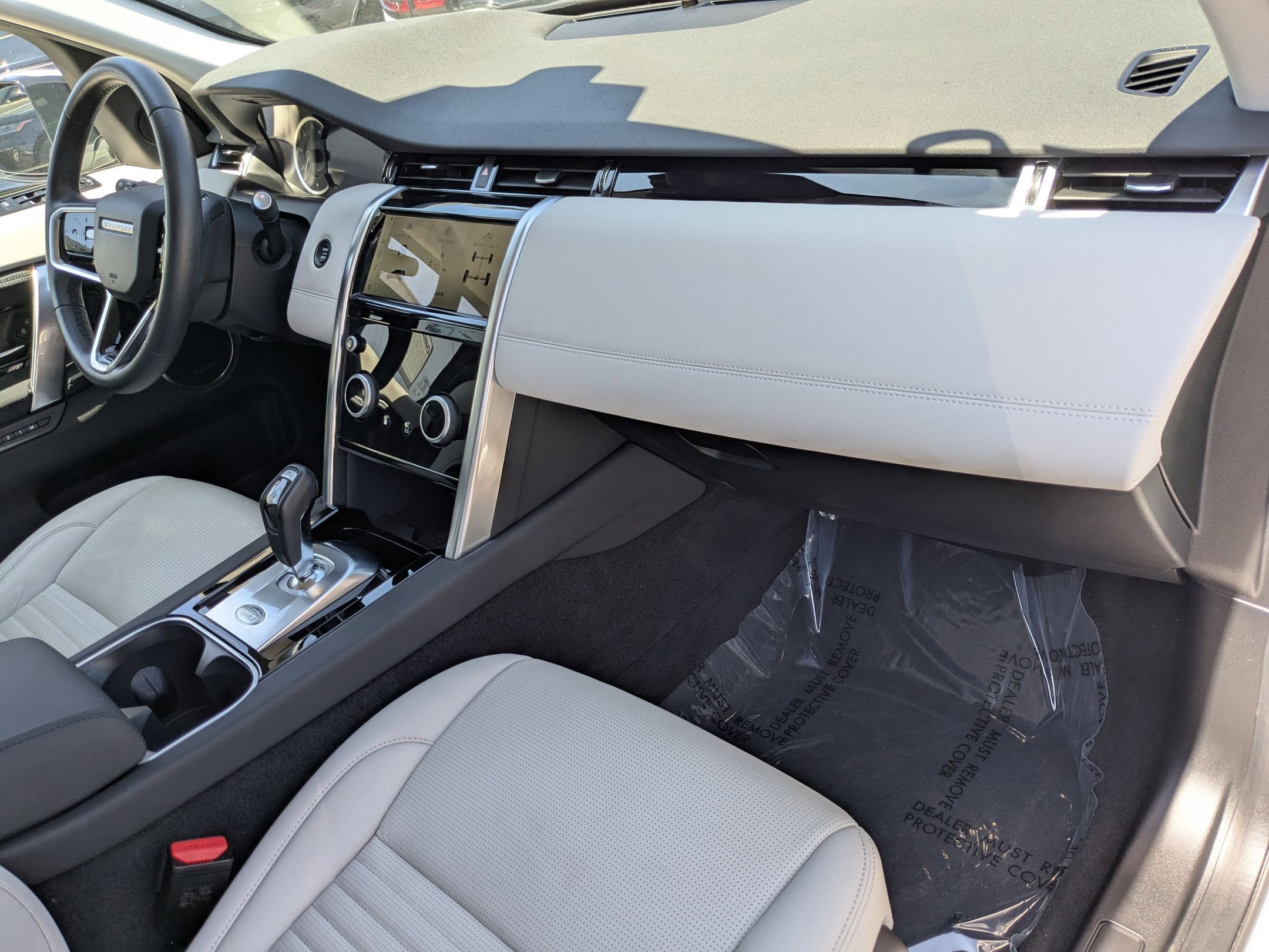 2023 Land Rover Discovery Sport SE photo 18