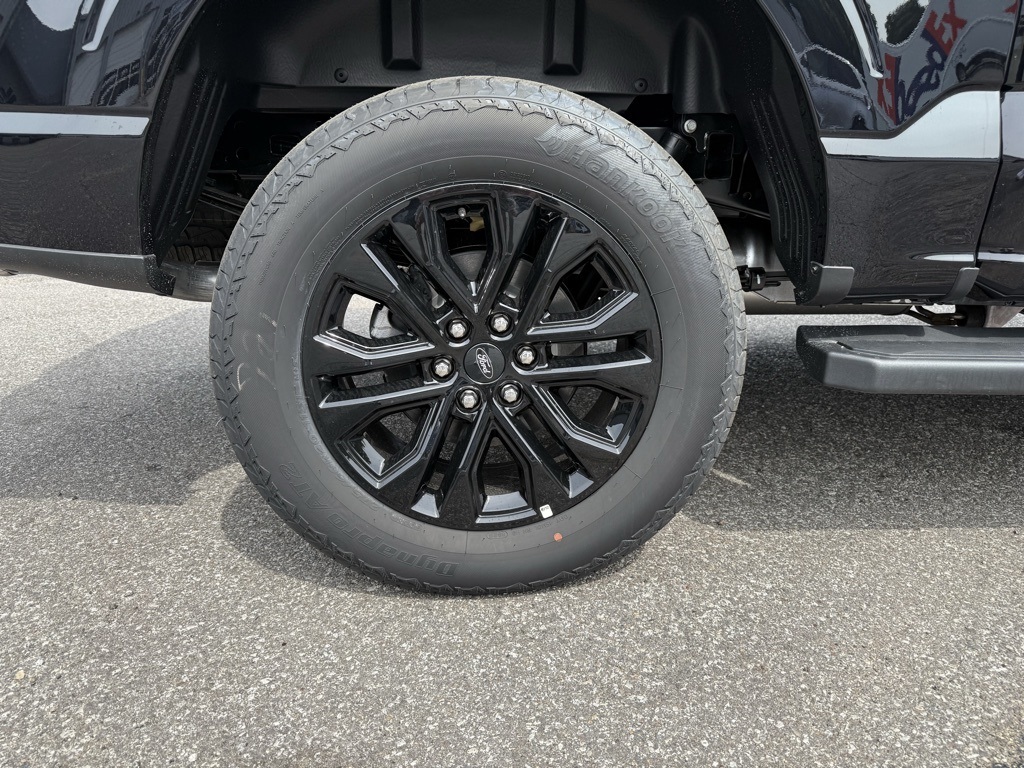 2025 Ford F-150 Lariat photo 9