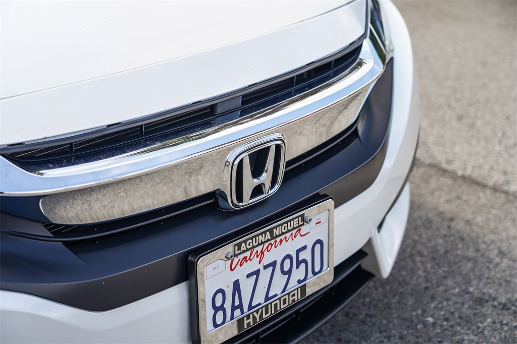 2018 Honda Civic Touring photo 3