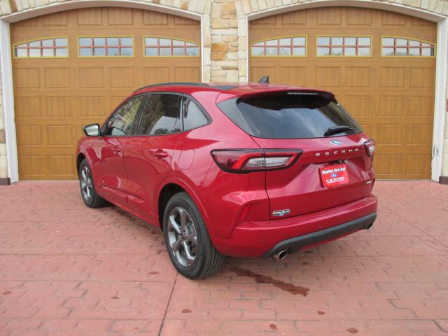 2023 Ford Escape ST-Line photo 3