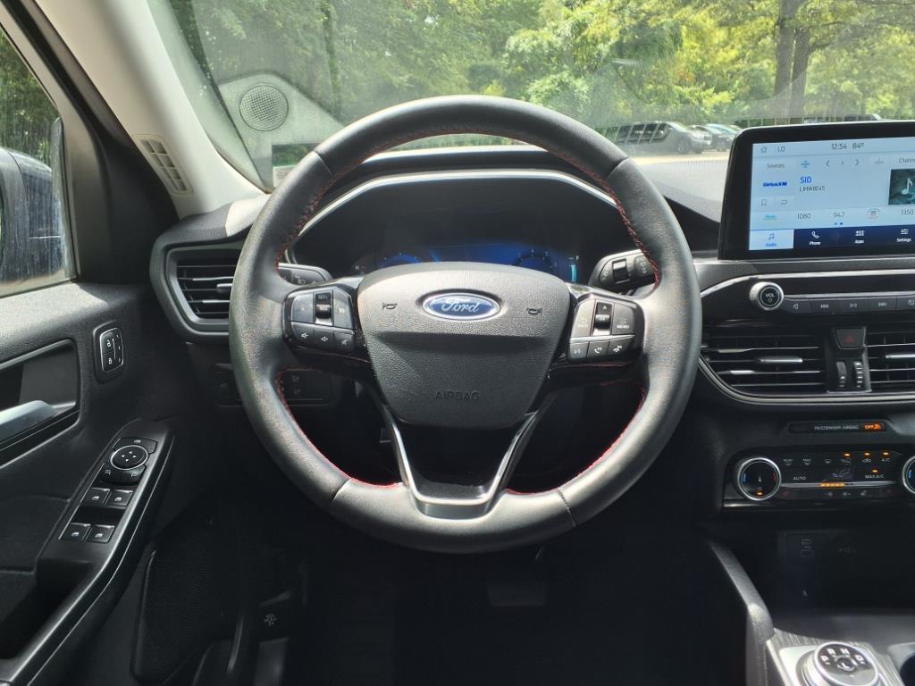 2022 Ford Escape SEL photo 10