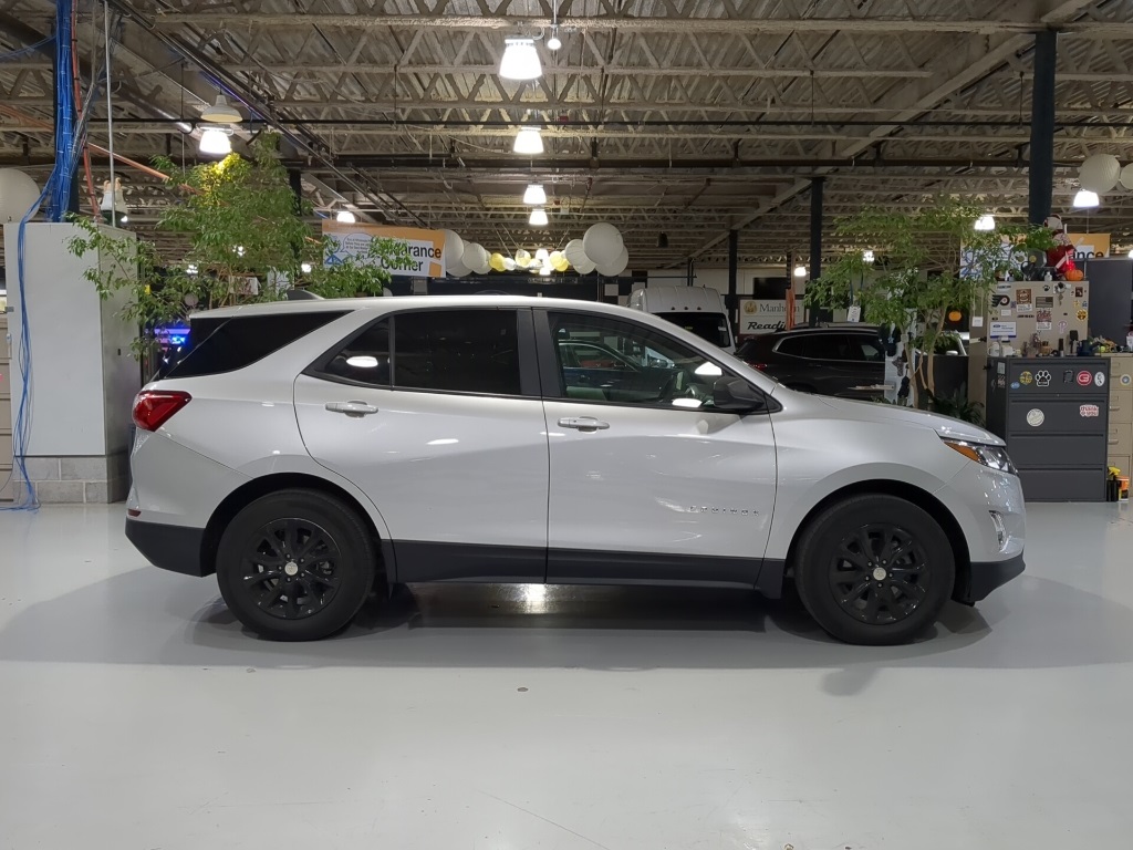 2021 Chevrolet Equinox LS photo 4
