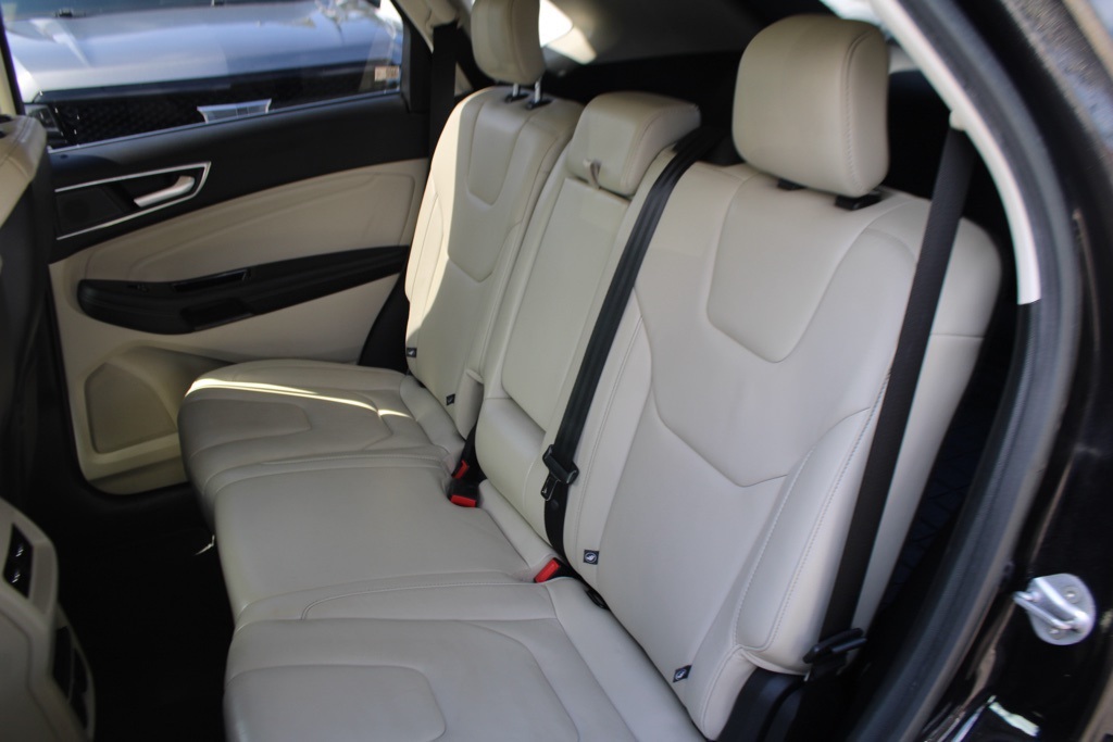 2019 Ford Edge Titanium photo 25