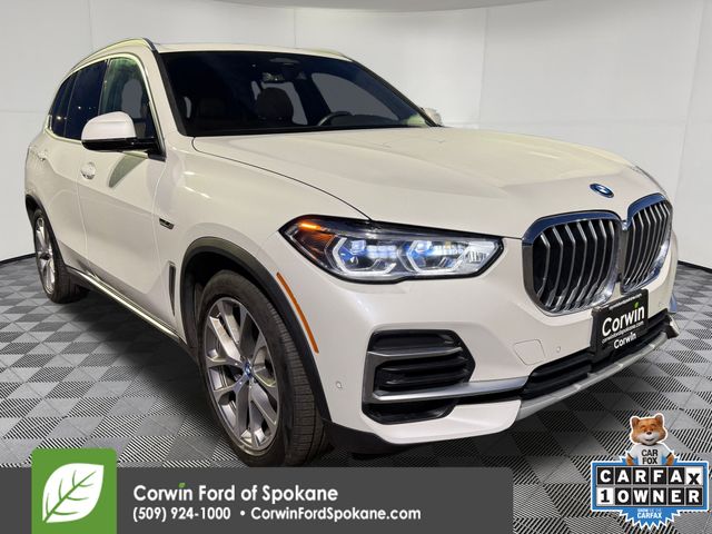 2023 BMW X5 45e's photo