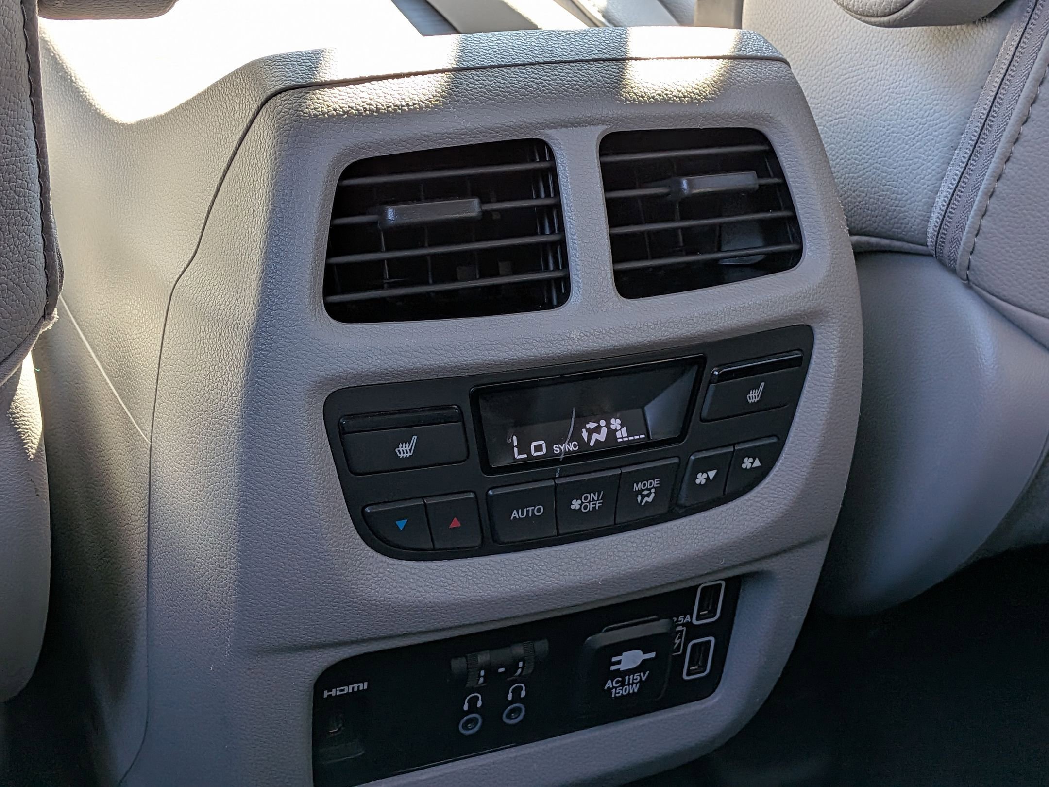2019 Honda Pilot Touring photo 25