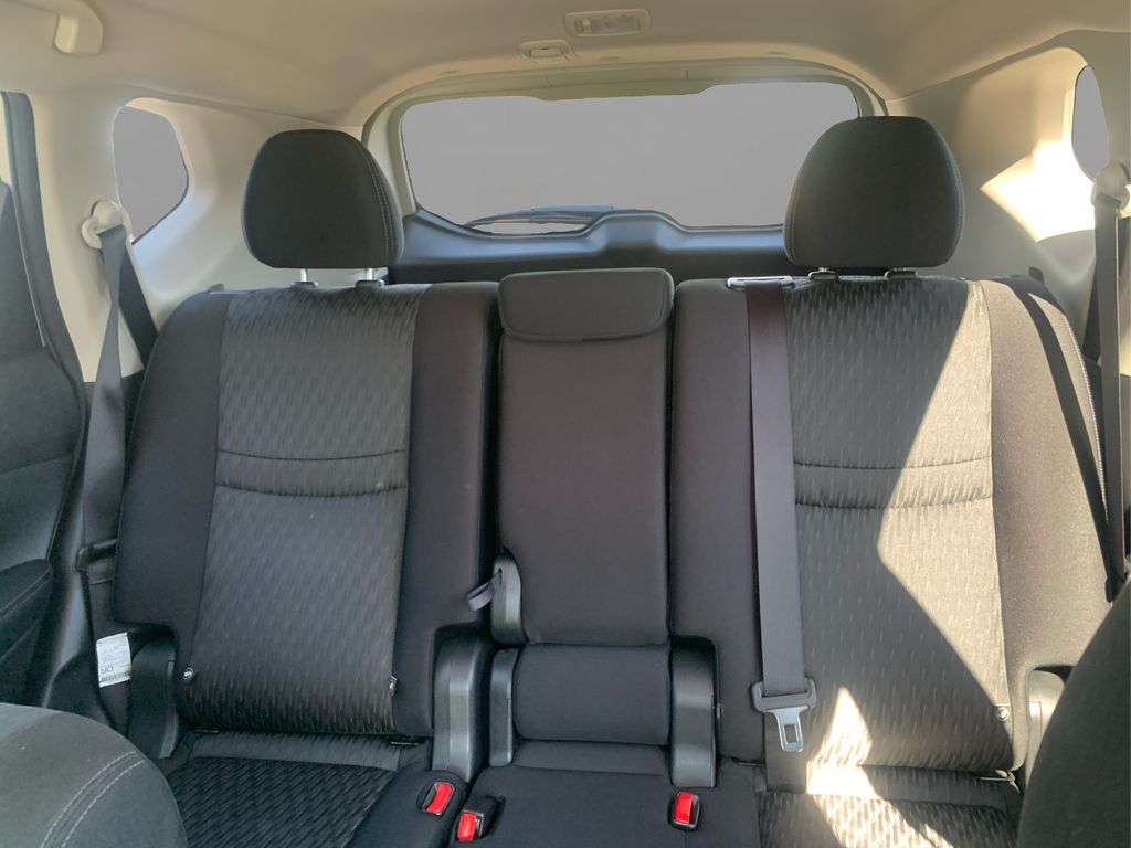 2020 Nissan Rogue SV photo 15