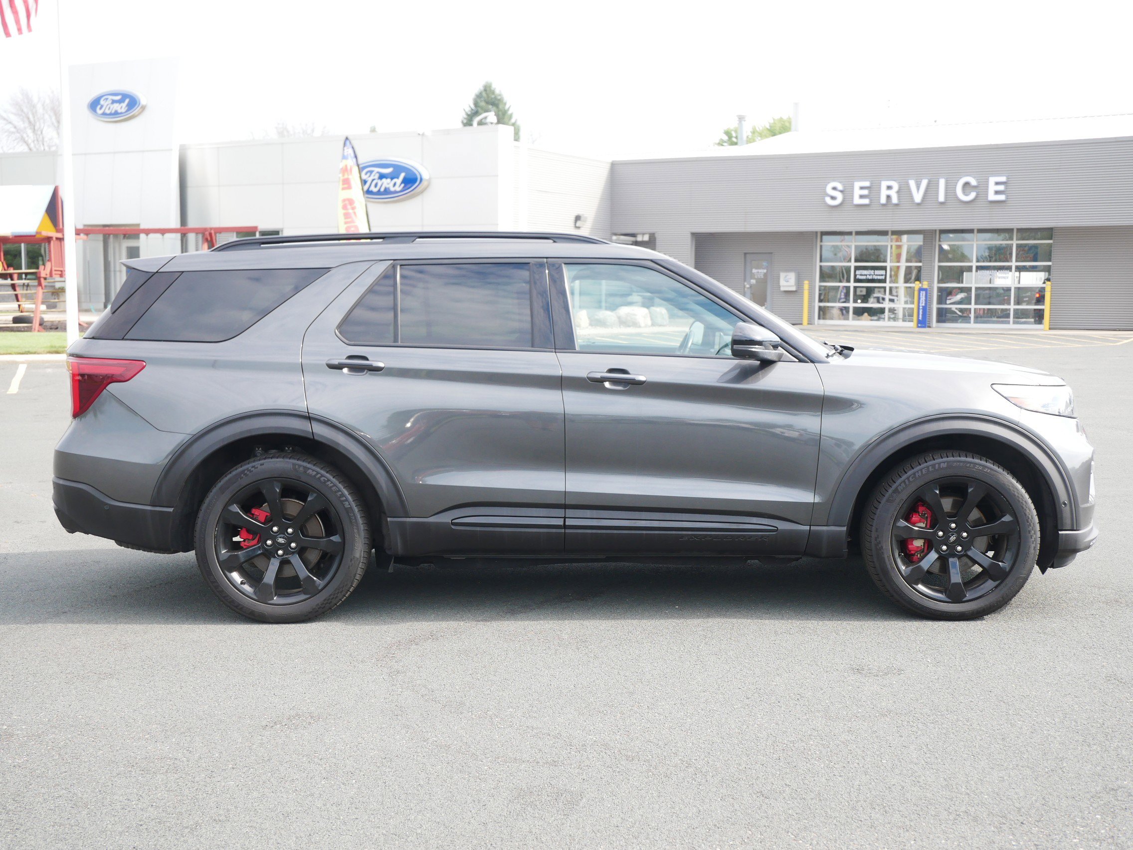 2020 Ford Explorer ST photo 4