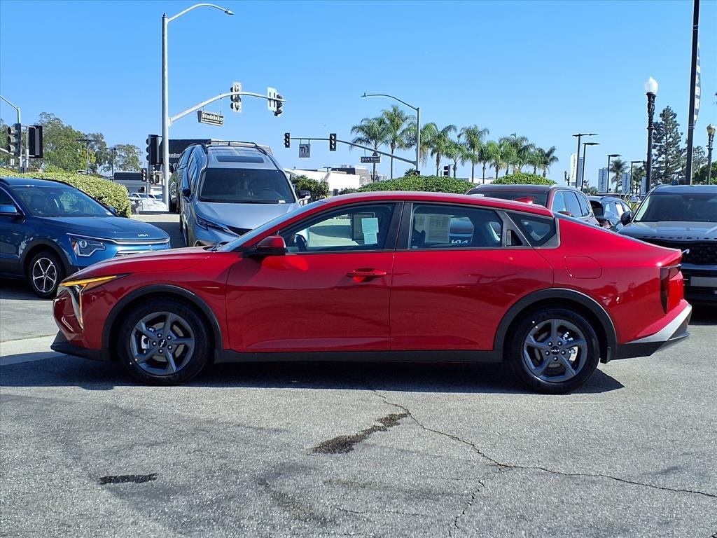 2025 Kia K4 LXS photo 2