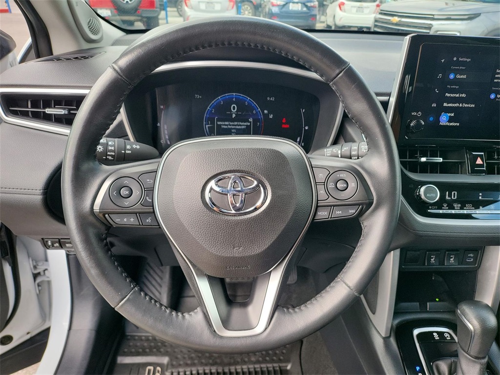 2024 Toyota Corolla Cross XLE photo 35