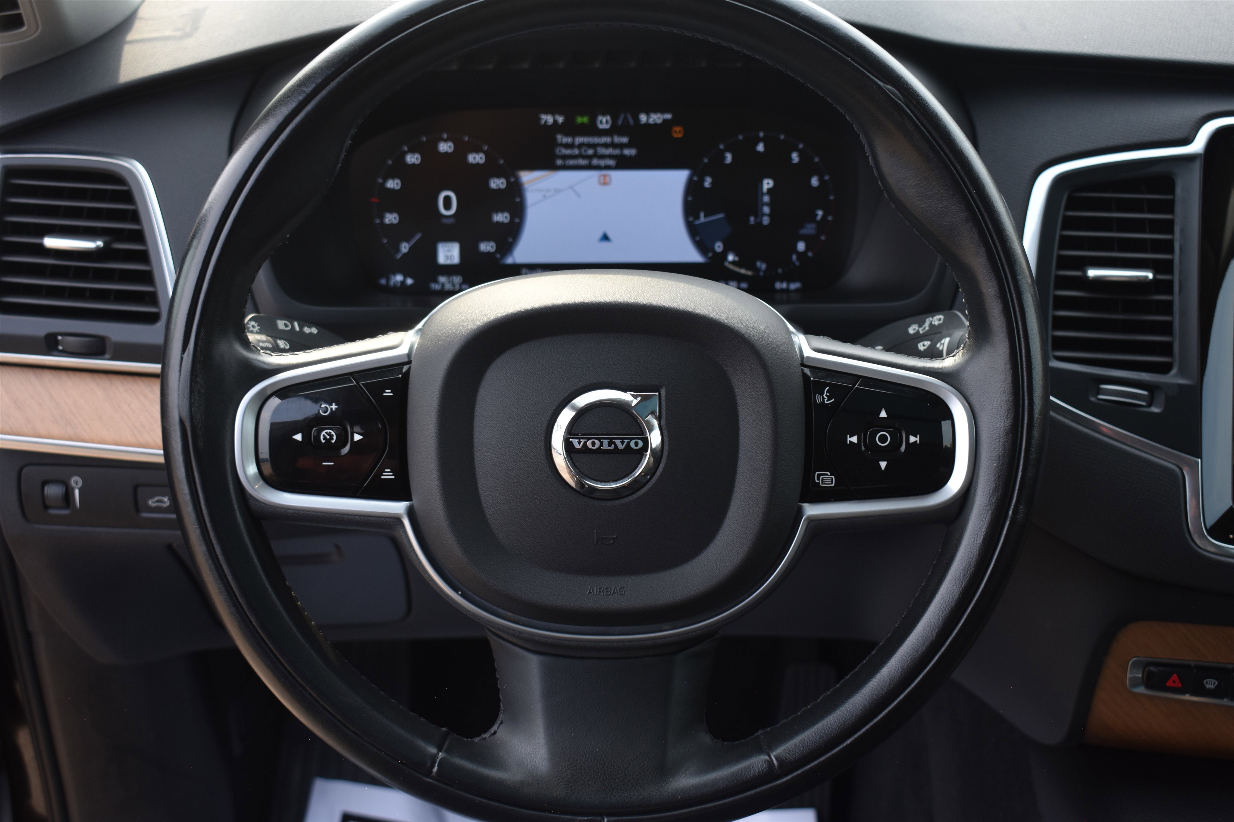 2022 Volvo XC90 T6 Momentum AWD photo 11