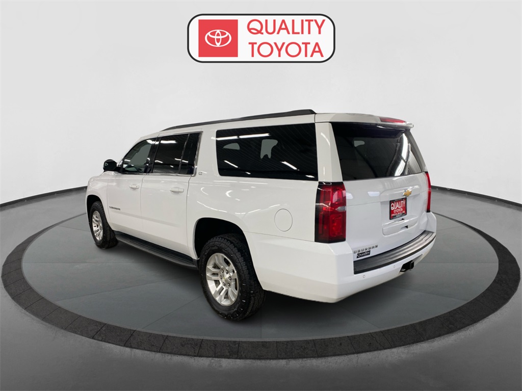 2016 Chevrolet Suburban LS photo 3