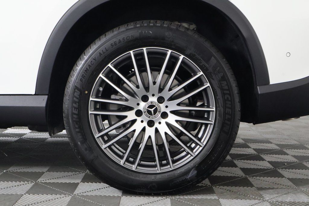 2026 Mercedes Benz GLC 300 photo 7