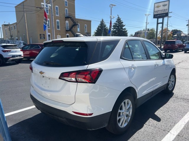 2024 Chevrolet Equinox LS photo 4