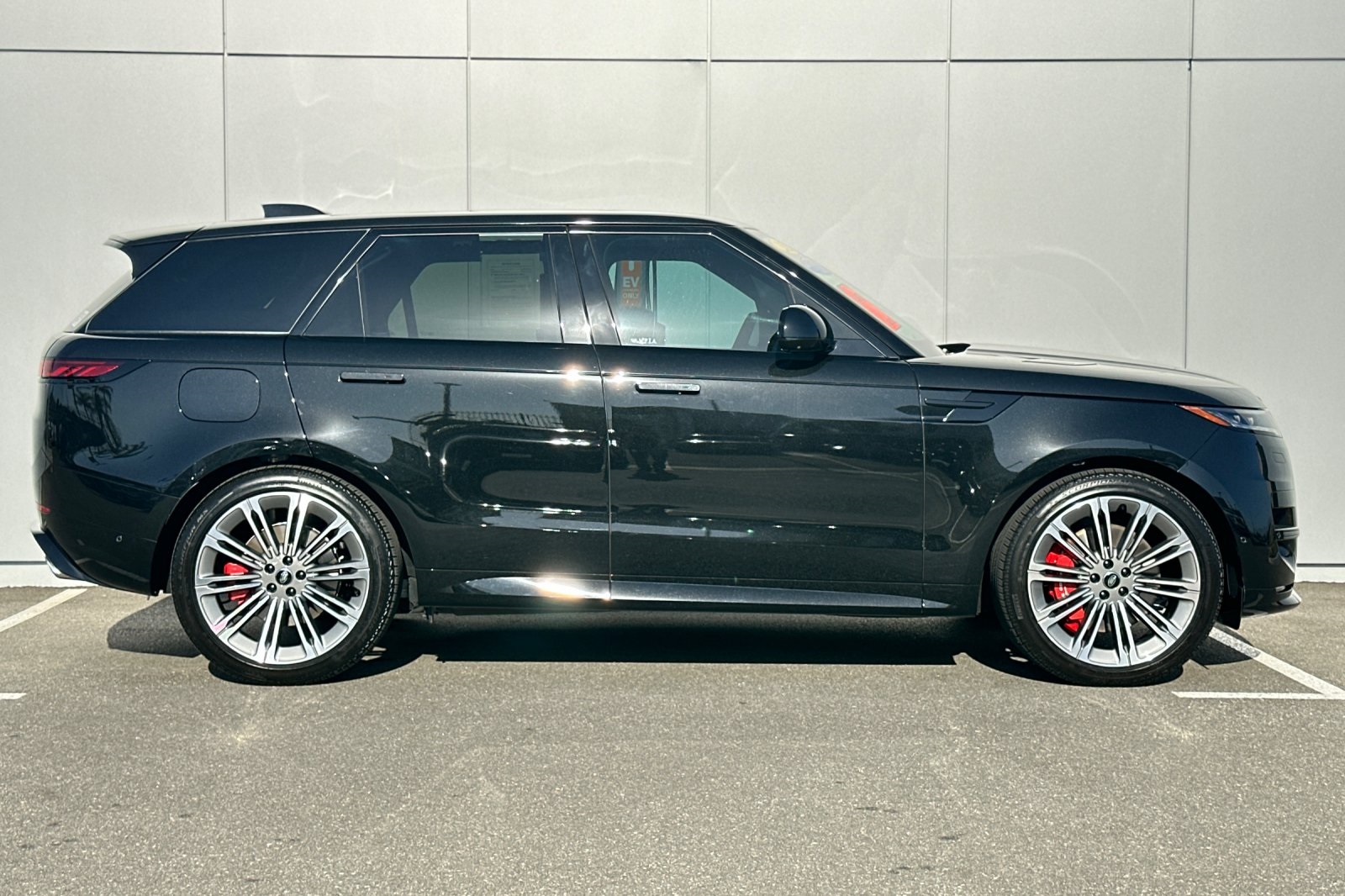 2025 Land Rover Range Rover Sport SE photo 7