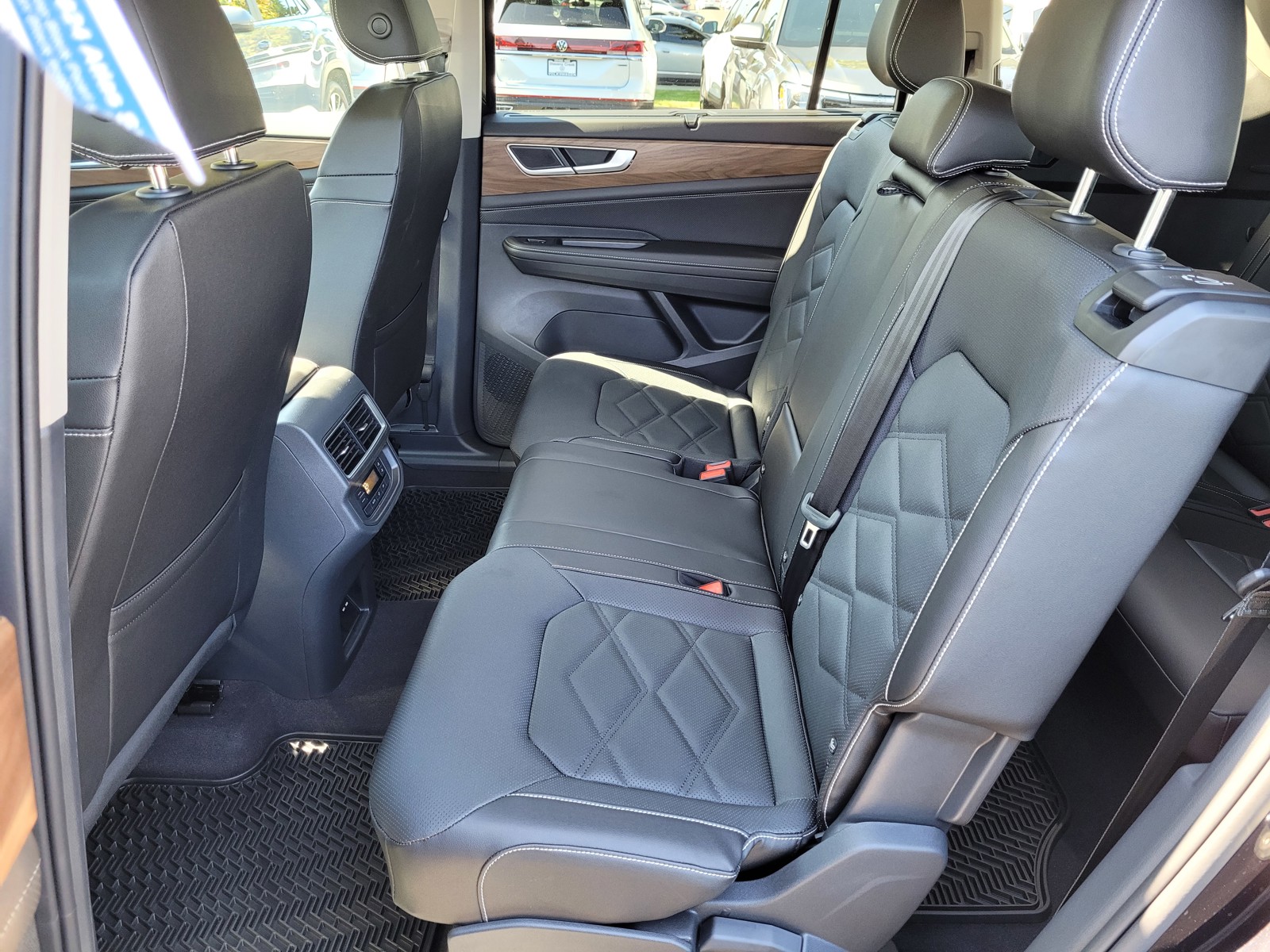 2024 Volkswagen Atlas SE Technology photo 4