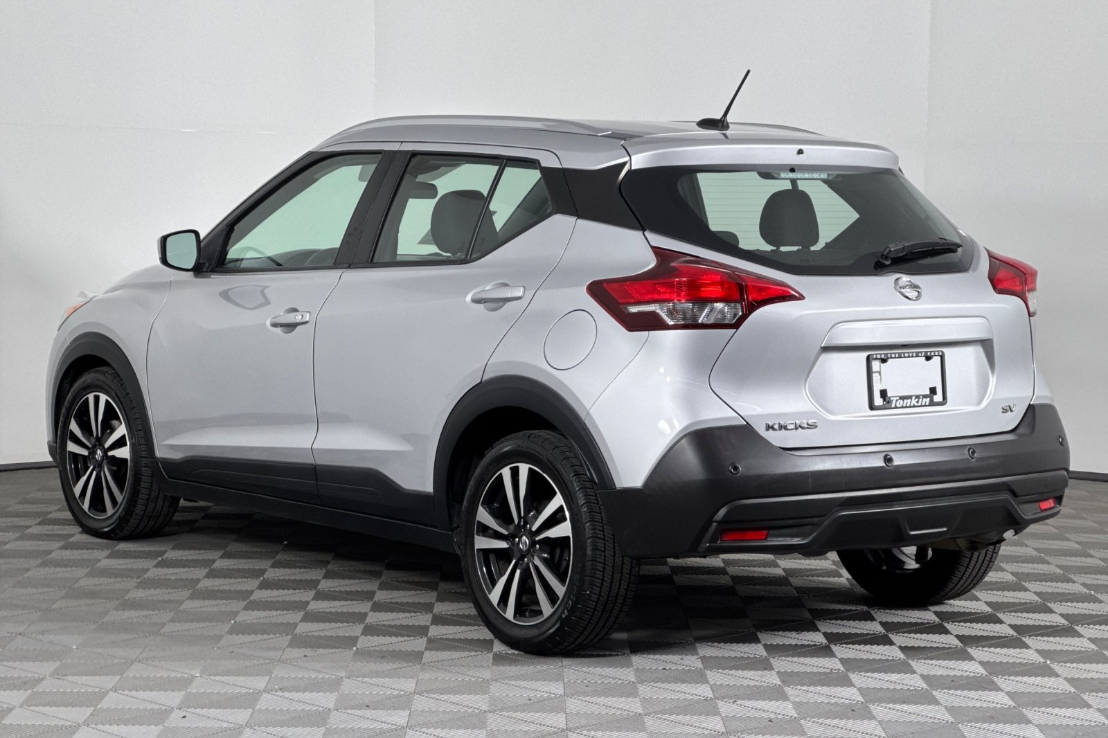 2020 Nissan Kicks SV photo 6