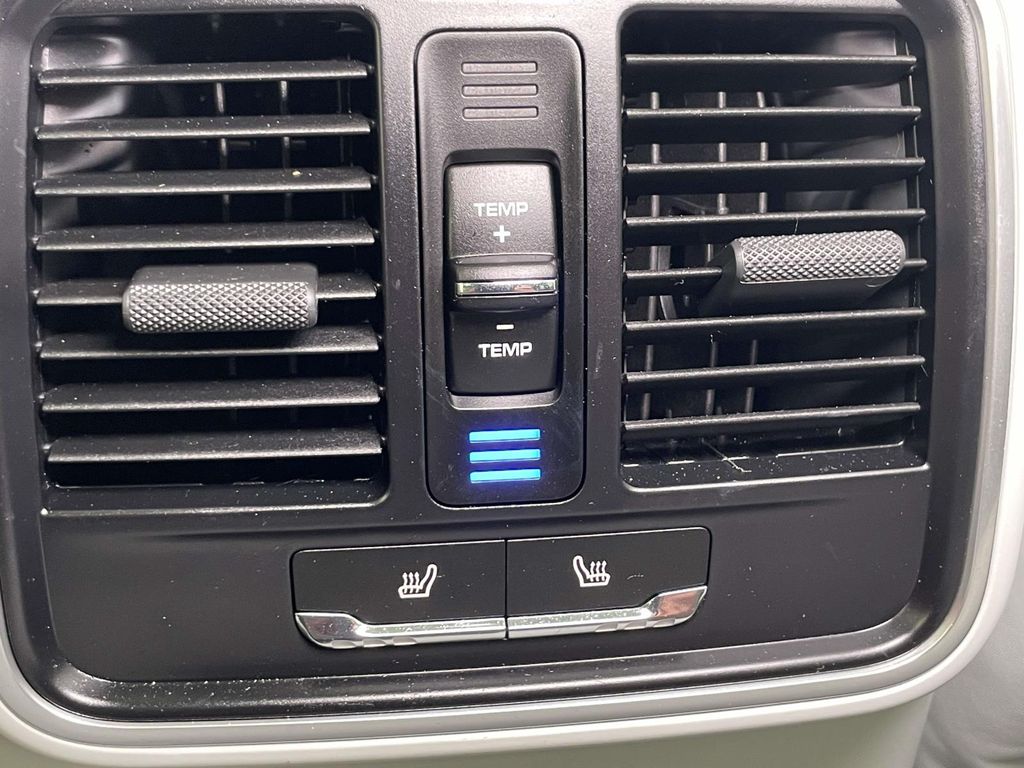 2024 Porsche Macan Base photo 23
