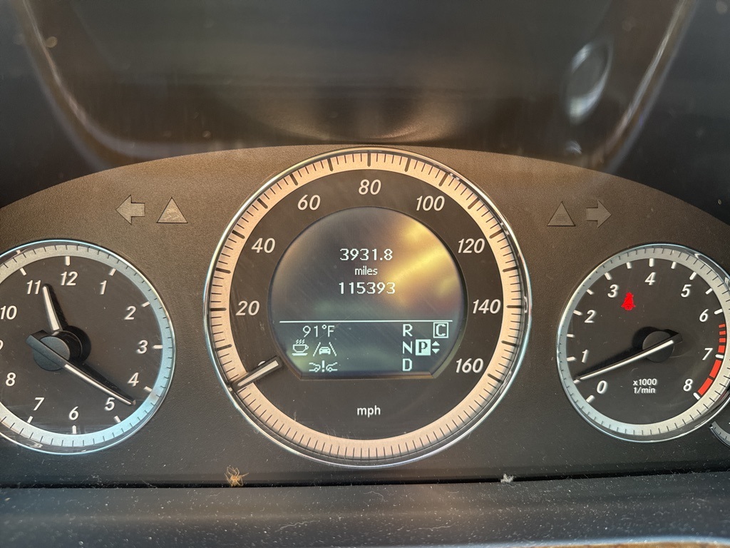 2010 Mercedes Benz E photo 6