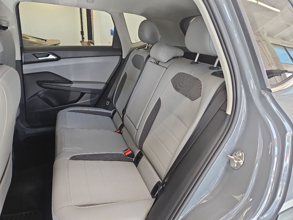 2022 Volkswagen Taos SE photo 19