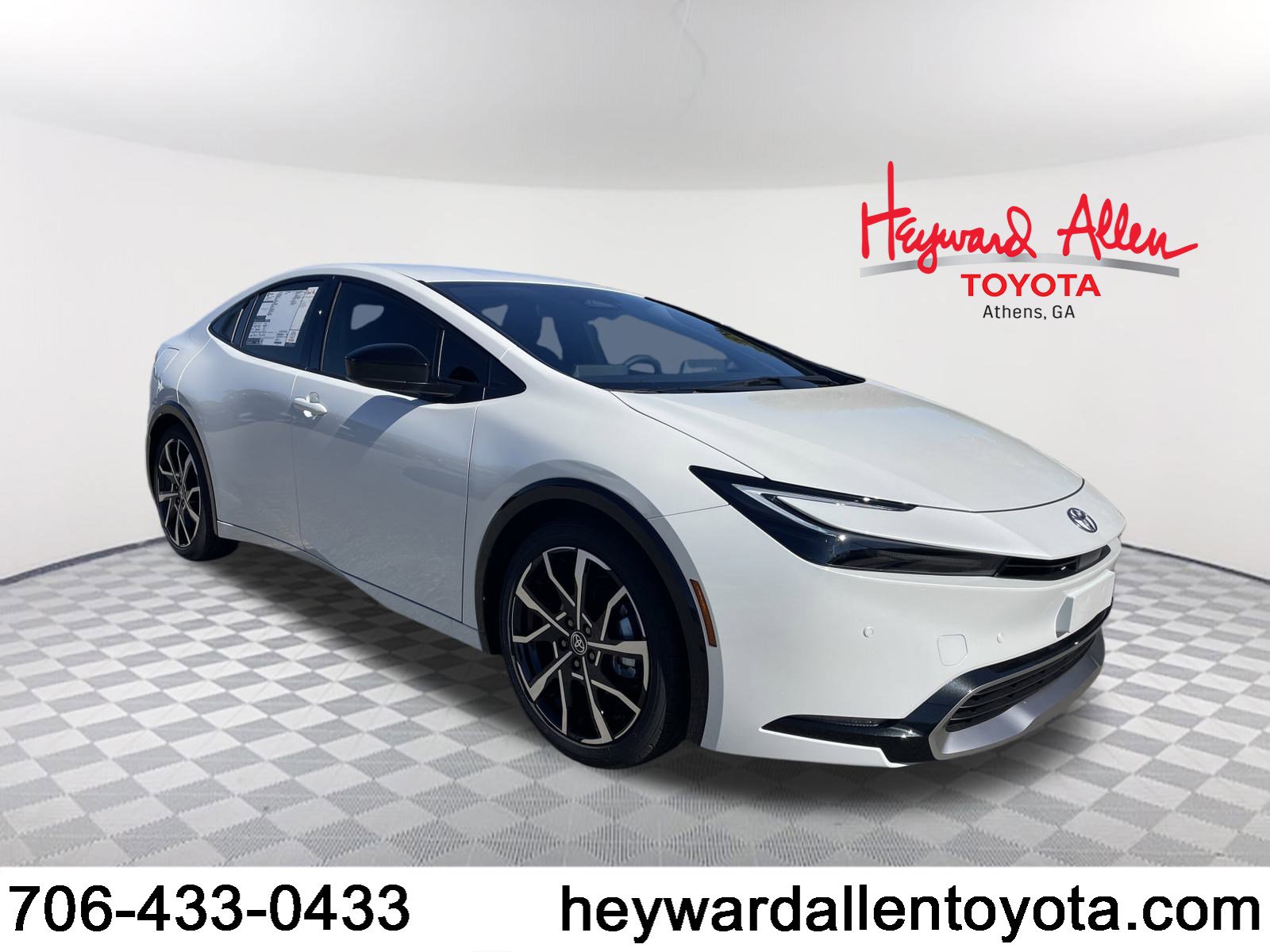 2026 Toyota Prius XSE's photo