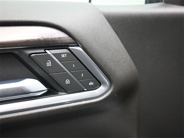 2022 Chevrolet Silverado 1500 LTZ photo 2