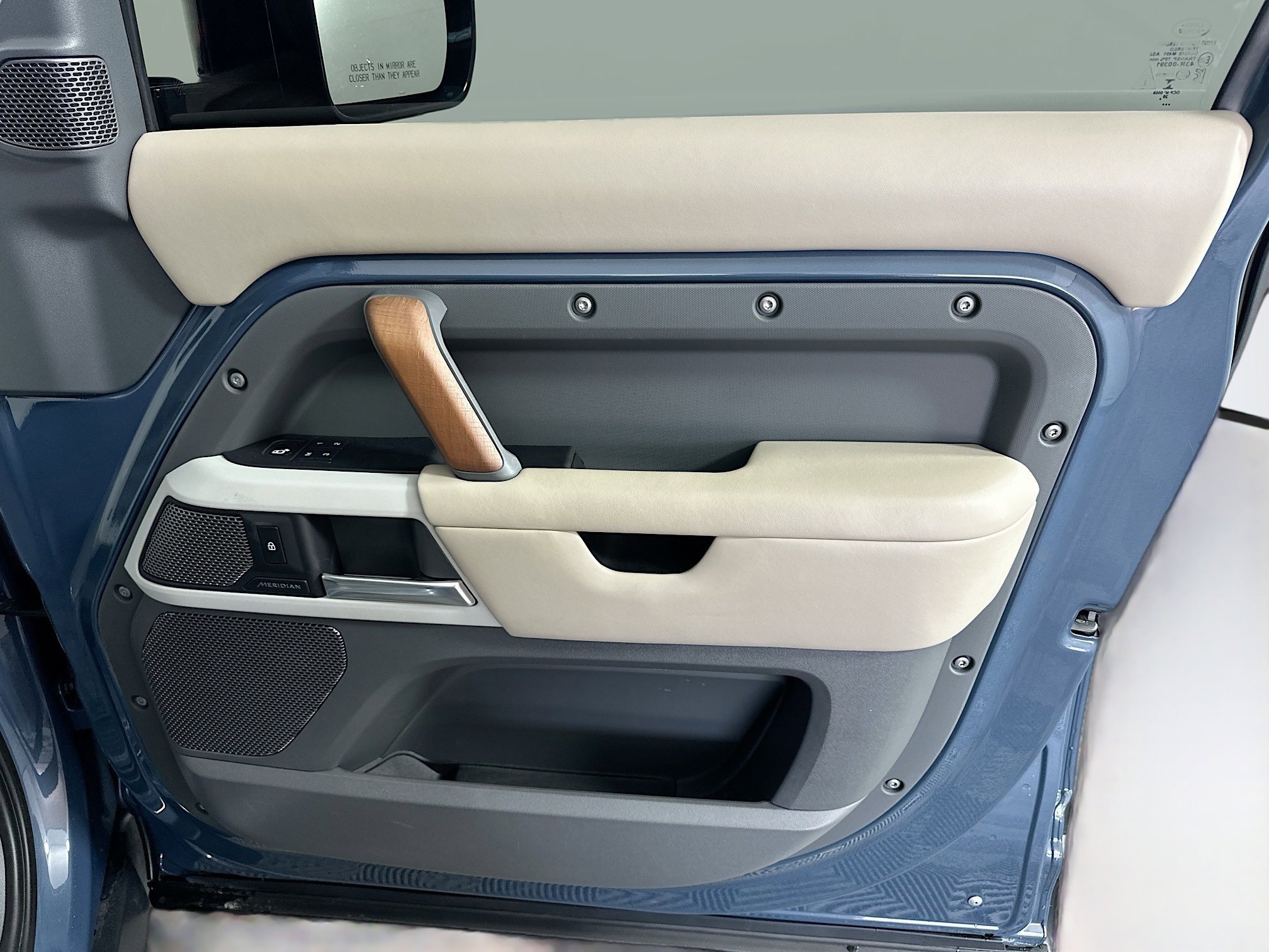 2021 Land Rover Defender X-Dynamic HSE photo 30