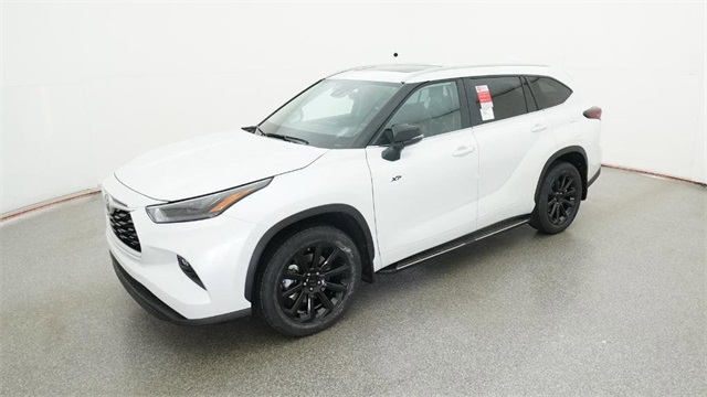 2026 Toyota Highlander XLE's photo