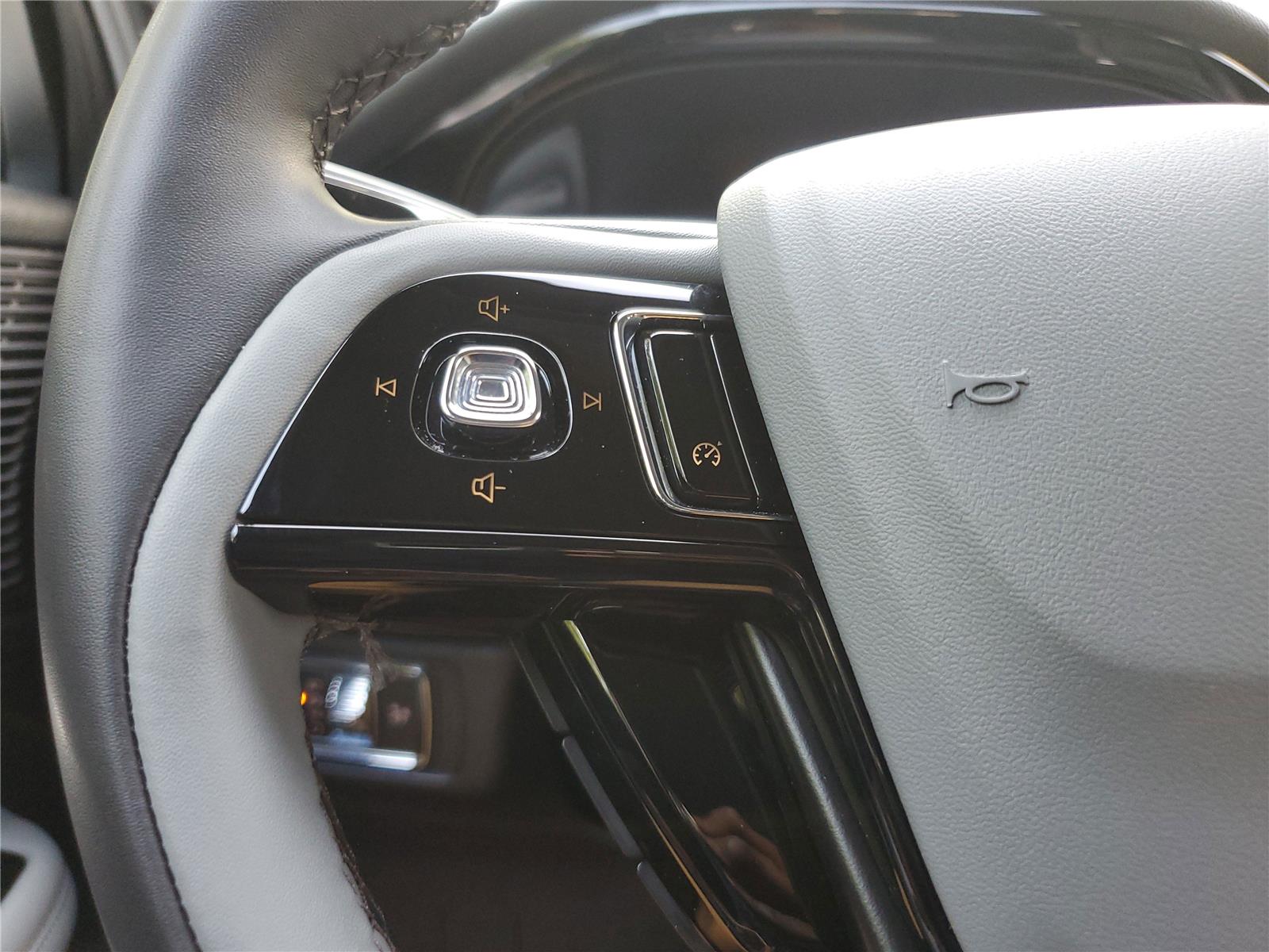2022 Lincoln Corsair Standard photo 24