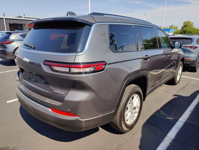 2023 Jeep Grand Cherokee Laredo photo 3
