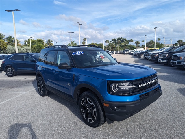 2022 Ford Bronco Sport Outer Banks photo 2