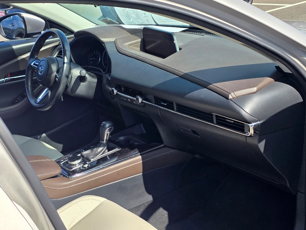 2022 Mazda CX-30 2.5 S Premium photo 17