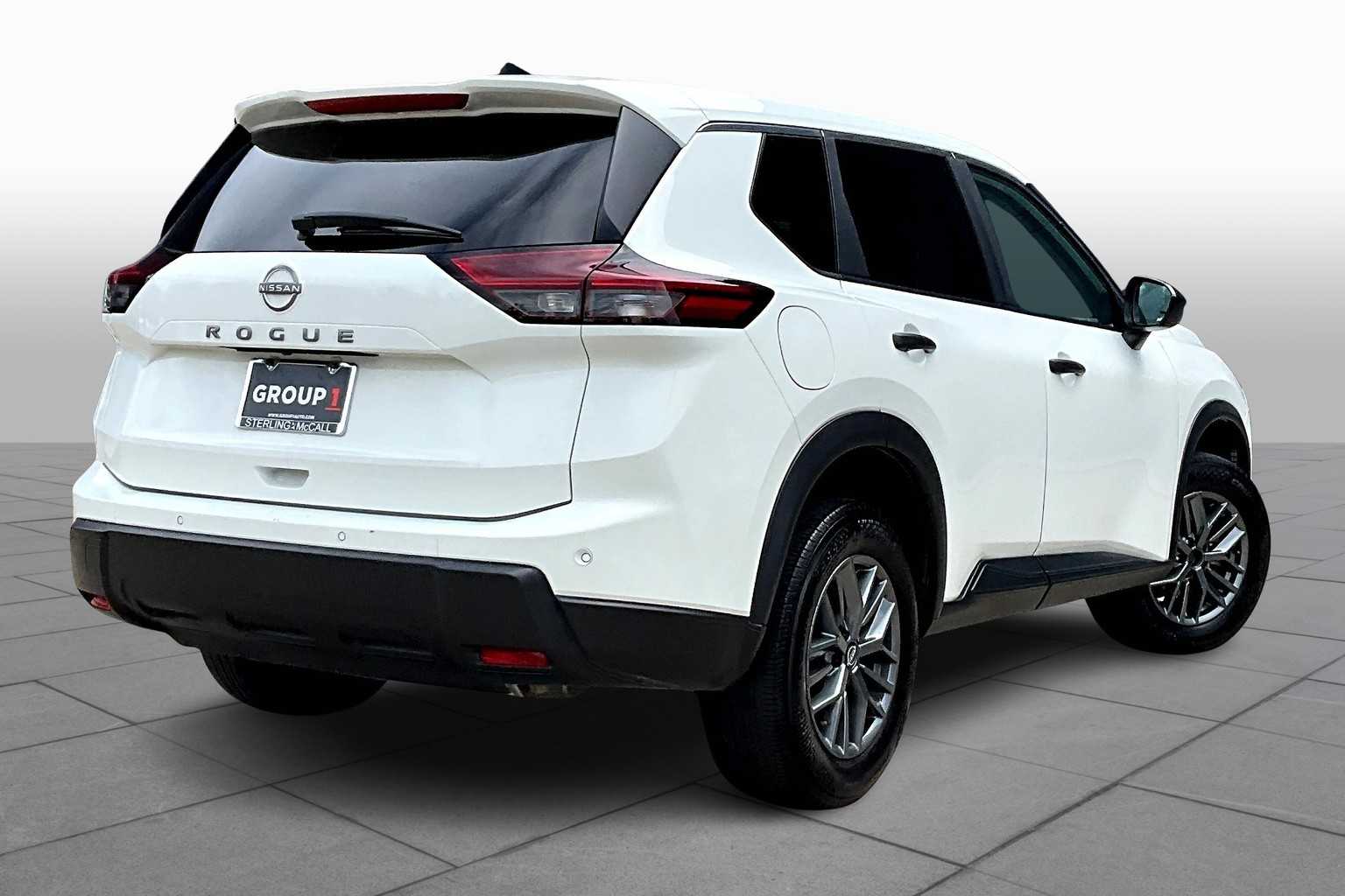 2024 Nissan Rogue S photo 11