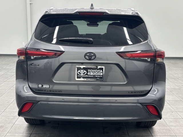 2024 Toyota Highlander Limited photo 3