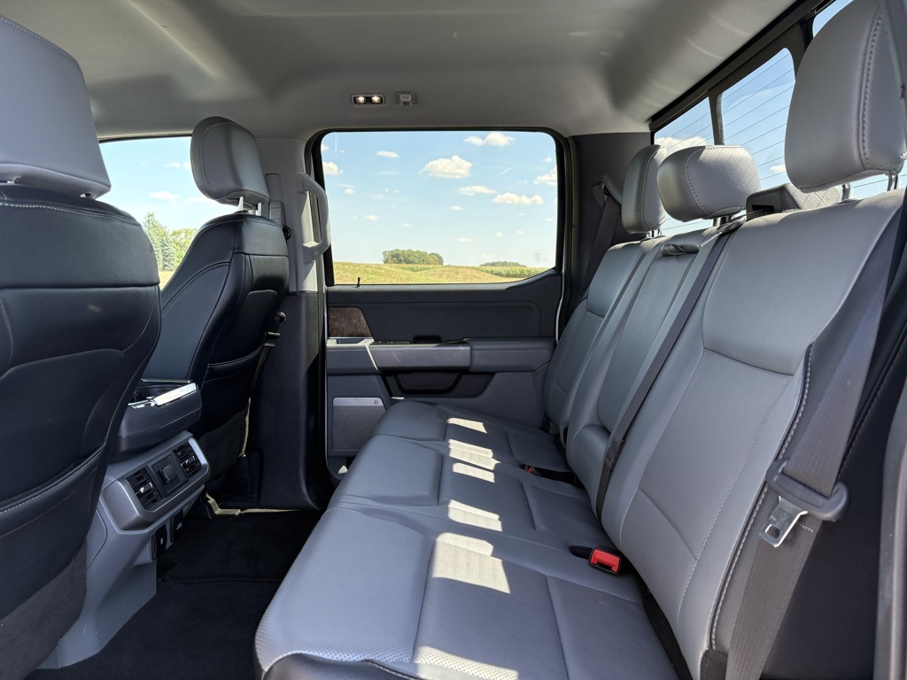 2023 Ford F-150 Lariat photo 22