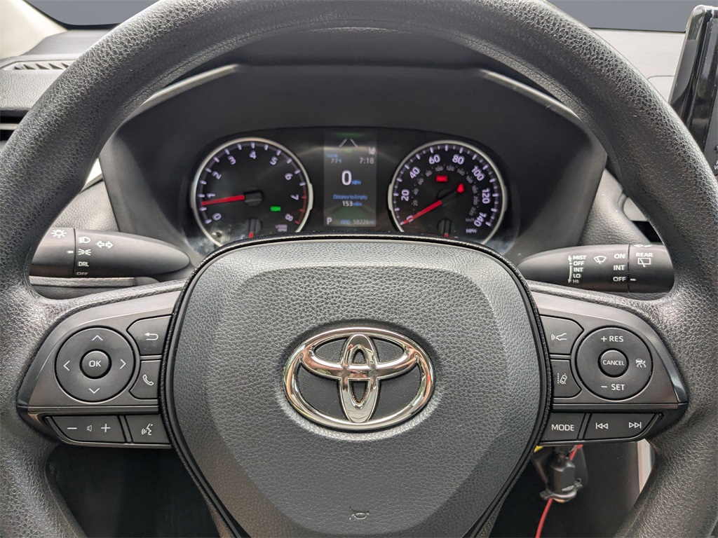 2021 Toyota RAV4 LE photo 29
