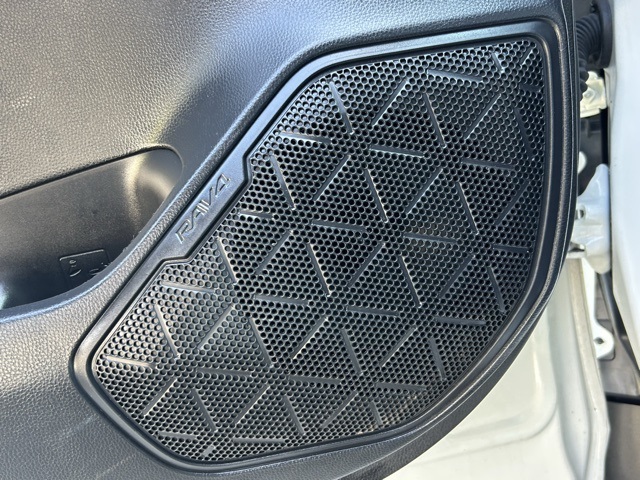2023 Toyota RAV4 XLE photo 13