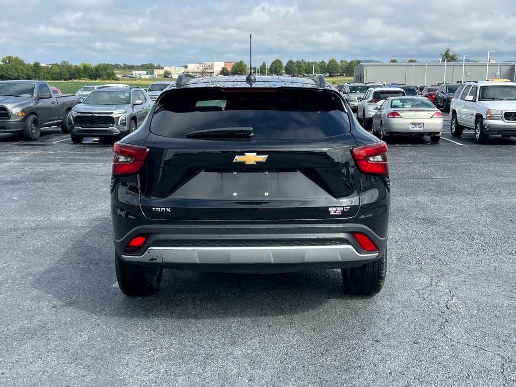 2024 Chevrolet Trax LT photo 5