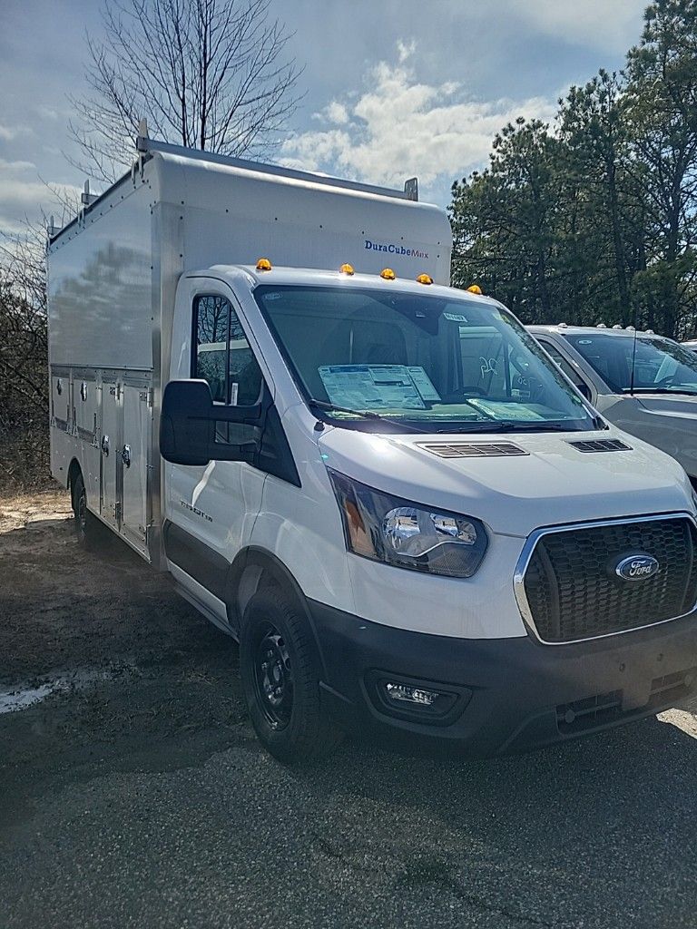 2024 Ford Transit Cutaway Base's photo