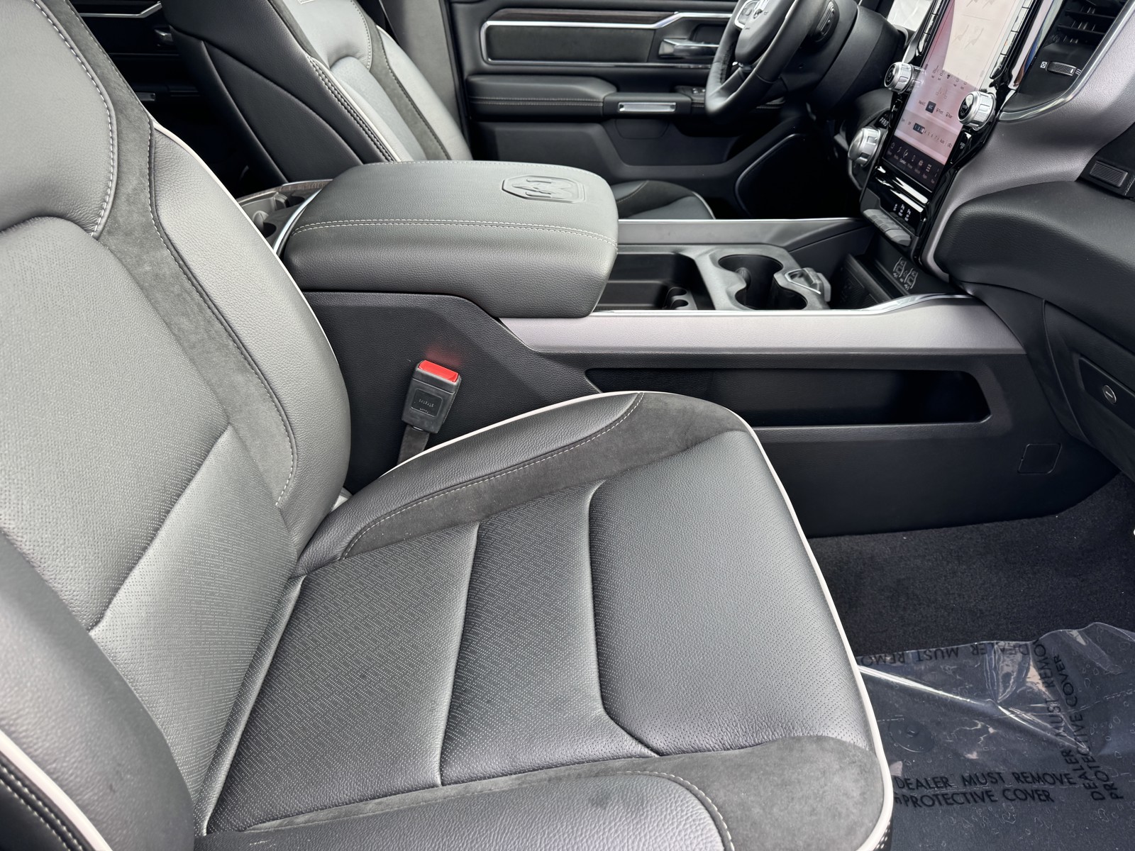 2025 Ram 1500 Laramie photo 9