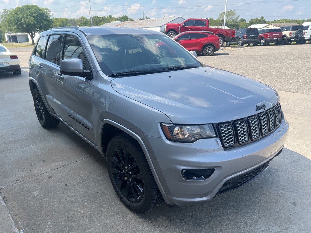 2020 Jeep Grand Cherokee Altitude photo 2